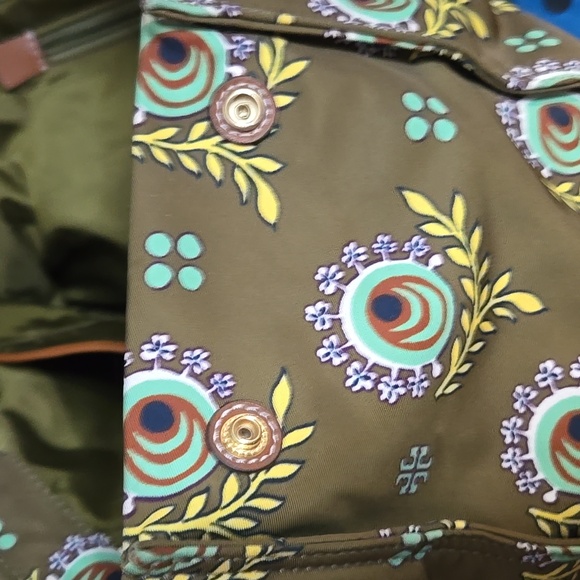 Tory Burch Green and Brown Tote Bag NWOTS MAGNETIC CLOSURE - Picture 10 of 11